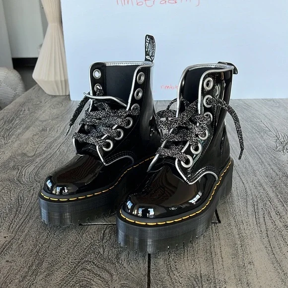 Martens AirWair MOLLY size US 6M(UK 4) glossy patent leather